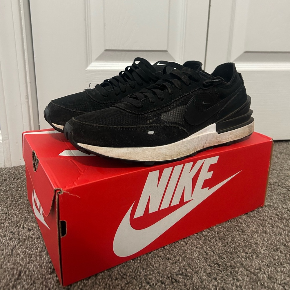 Nike waffle black men’s shoes